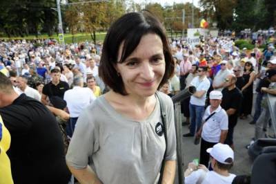 В Молдавии оппозиция, согласившись помочь правительству, устраивает протест