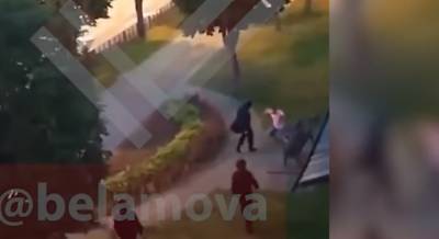 В Беларуси силовики жестоко избили ставшего на колени мужчину (видео)