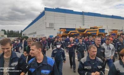 Сотни работников «БЕЛАЗа» вышли на забастовку с требованием честных выборов