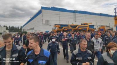 В Беларуси на протест вышли работники БелАЗа