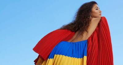 Американская актриса Зендая примерила платье с армянским триколором