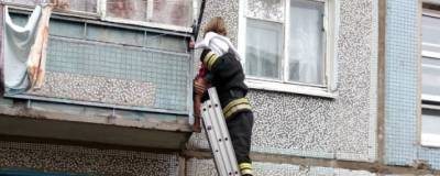 Омские спасатели предотвратили падение 6-летнего ребенка с балкона