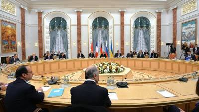 Из-за беспорядков в Белоруссии переговоры по Донбассу могут переехать в другую страну