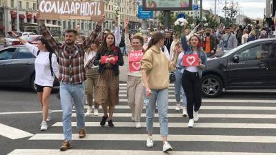 Протестующие вышли на площадь Независимости в Минске