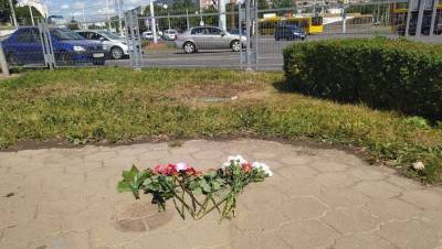 Послы стран ЕС возложили цветы на место гибели участника протестов в Минске