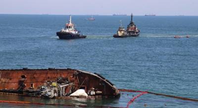 Стало известно, когда отбуксируют затонувший вблизи Одессы танкер Delfi