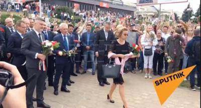 СМИ: послы стран ЕС и США возложили цветы на место гибели участника протестов в Минске