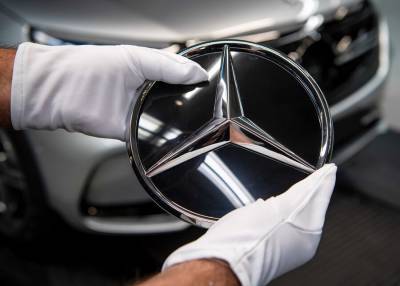 В России отзовут более 300 автомобилей Mercedes-Benz