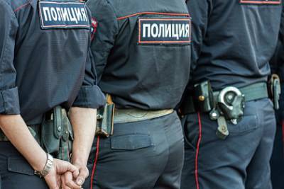 Российских полицейских задержали прямо в отделе из-за вымогательства