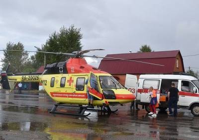 Тяжелобольного мужчину доставили из Сараев в Рязань на вертолете