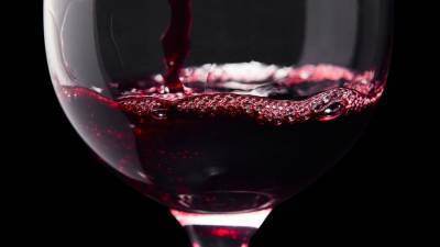 Врач развеял миф о вреде сухого вина для желудка
