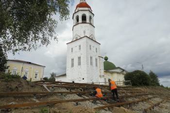 В Тотьме воплощают российско-французский проект реновации набережной Кускова