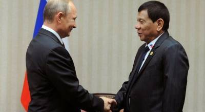 Президент Филиппин хотел испытать на себе вакцину России, но передумал