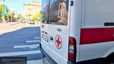 Медики и беременная пациентка пострадали в аварии со скорой в Омске