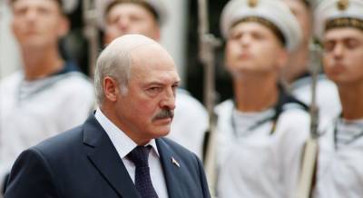 Беларусская милиция избила Лукашенко в Доме правительства в Минске (фото)