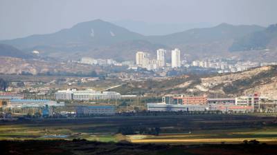СМИ сообщили о снятии режима локдауна в северокорейском Кэсоне - russian.rt.com - КНДР - Кэсон