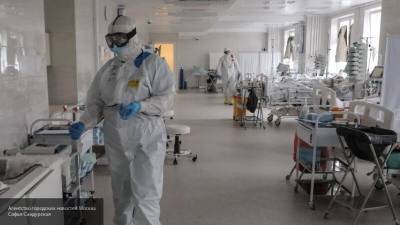 Медики попросили начислить санитарам и лаборантам выплаты из-за пандемии