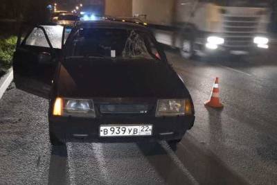 На магистрали в Новосибирске погиб пешеход