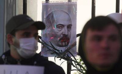 Bloomberg: почему Путин поддерживает неблагодарного деспота в Белоруссии