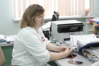 Главный пульмонолог Челябинской области — о «ковидных» пневмониях, вакцине и смертности