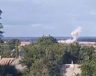 "Могли бы и предупредить": Жителей Лисичанска напугали взрывы в районе содового завода
