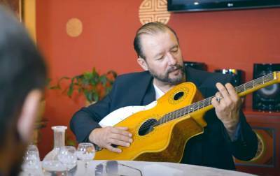 В Бурятии сняли фильм о «Головаре-2» с гитарой Цоя
