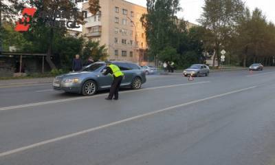 В Екатеринбурге 9-летняя девочка попала под колеса машины