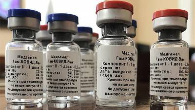Мурашко анонсировал публикацию данных об исследованиях вакцины от COVID-19