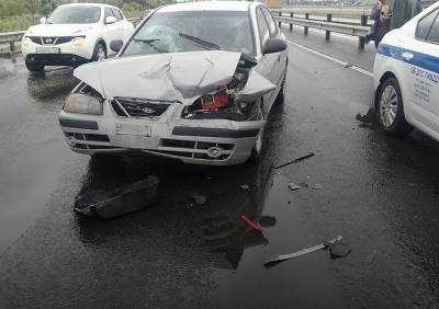 В Рязани столкнулись Mercedes и Hyundai, есть пострадавшая