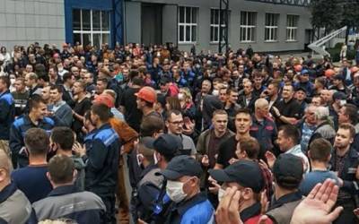 Протесты в Беларуси: крупнейшие предприятия страны начали забастовки