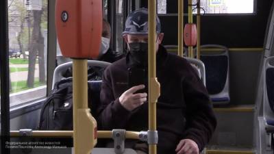 Власти Финляндии рекомендовали гражданам носить маски в транспорте