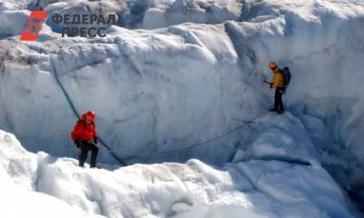 В Республике Алтай туристка упала в расщелину во время похода на ледник
