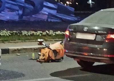 Поднимали всех врачей: автомобиль в Воронеже протаранил коляску с младенцем