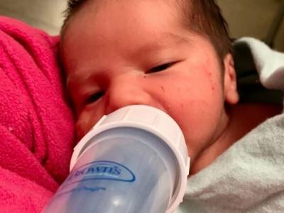 Американка родила ребёнка во время полета в самолете и дала необычное имя новорожденному