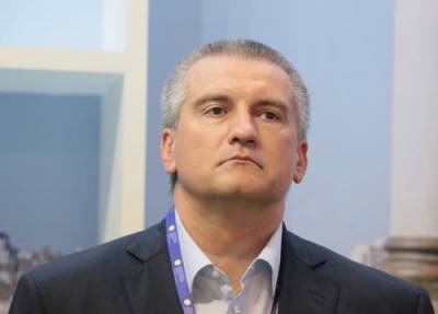 Сергей Аксенов, открывая МФЦ в Керчи, оговорился, сказав, что теперь качество услуг "существенно снизится"