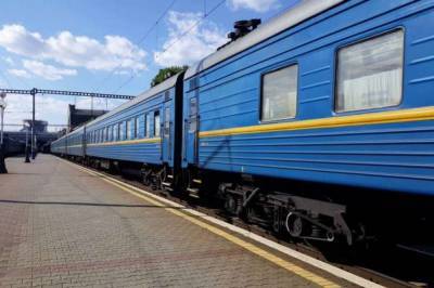 "Укрзализныця" возобновляет курсирование еще одного поезда в Запорожье