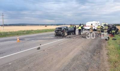 Трое погибли, один вылетел из машины в ДТП в Татарстане