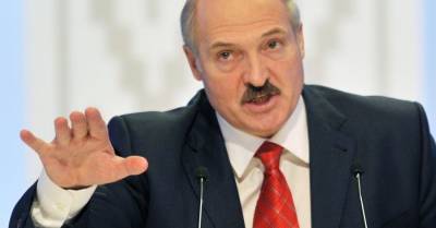 "Я пока жив и не за границей". Лукашенко опроверг слухи о побеге из Беларуси