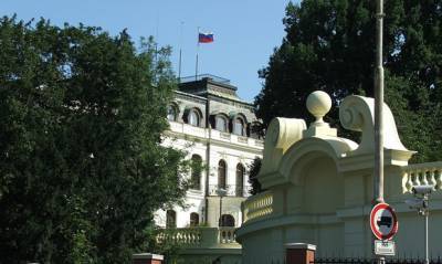 В Чехии сотрудника российского посольства задержали за нелегальную покупку боеприпасов