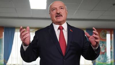 Лукашенко опроверг сообщения о своем отъезде из Белоруссии