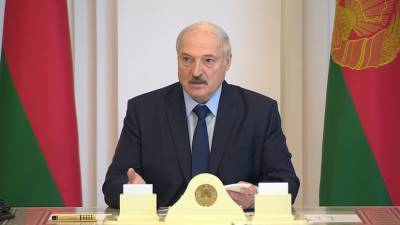 Лукашенко опроверг сообщения о своём отъезде из Белоруссии — видео