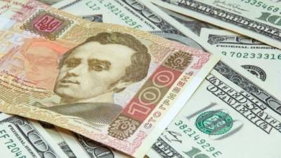 Каждый второй читатель «Минфина» ожидает осенью доллар по 28 гривен. Девальвацию ожидают везде, кроме Одессы