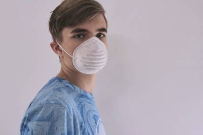 Российских школьников и студентов призвали обеспечить защитными масками
