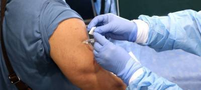 Прививку от гриппа сделают 80 процентам медработников в Карелии