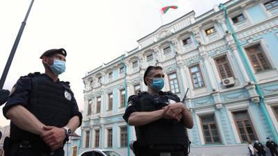 Консульский отдел посольства Белоруссии в России возобновил работу