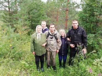 Двух жительниц Харовска отыскали в лесу и вернули домой полицейские
