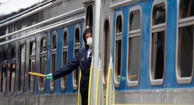 "Укрзализныця" из-за ужесточения карантина приостанавливает посадку пассажиров на трех станциях