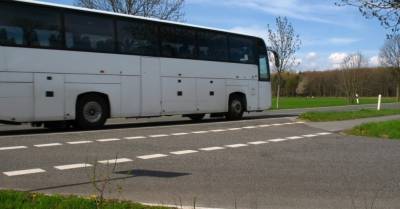 Больные ковидом из Аглоны ездили на автобусе в Даугавпилс, эпидемиологи разыскивают пассажиров