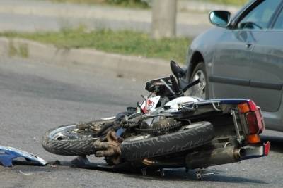 В Тверской области 14-летний мотоциклист протаранил легковушку