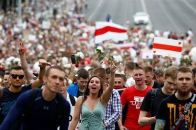 В Минске протестующие пришли на площадь Независимости